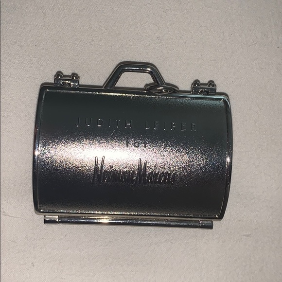 Judith Leiber for Nieman Marcus pill holder - Picture 2 of 3